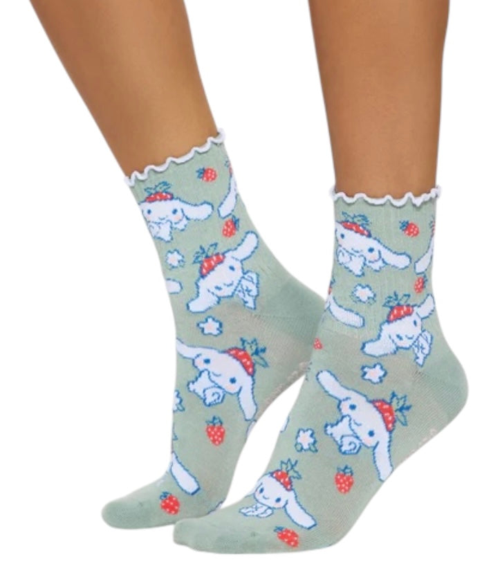 SANRIO HELLO KITTY Ladies CINNAMOROLL 2 Pair Of Socks With STRAWBERRIES & FLOWERS - Novelty Socks And Slippers