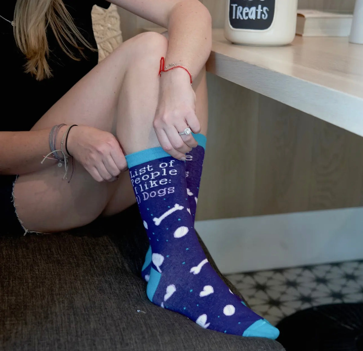 ONE HIT WONDERS Ladies LIST OF PEOPLE I LIKE 1) DOGS Socks - Novelty Socks And Slippers
