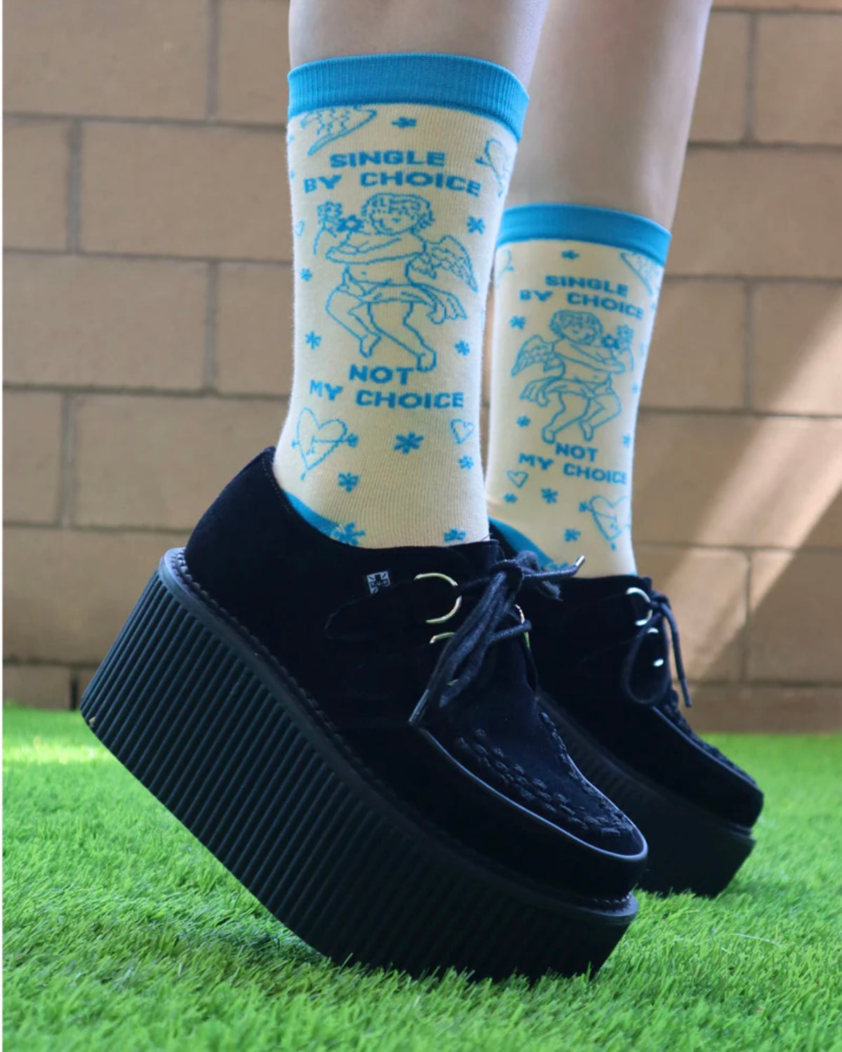 GROOVY THINGS Brand Ladies SINGLE BY CHOICE, NOT MY CHOICE Socks - Novelty Socks And Slippers
