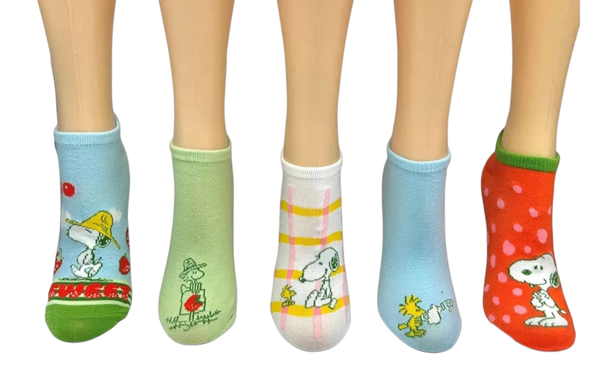 PEANUTS Ladies 5 Pair Of SNOOPY & WOODSTOCK No Show Socks With STRAWBERRIES