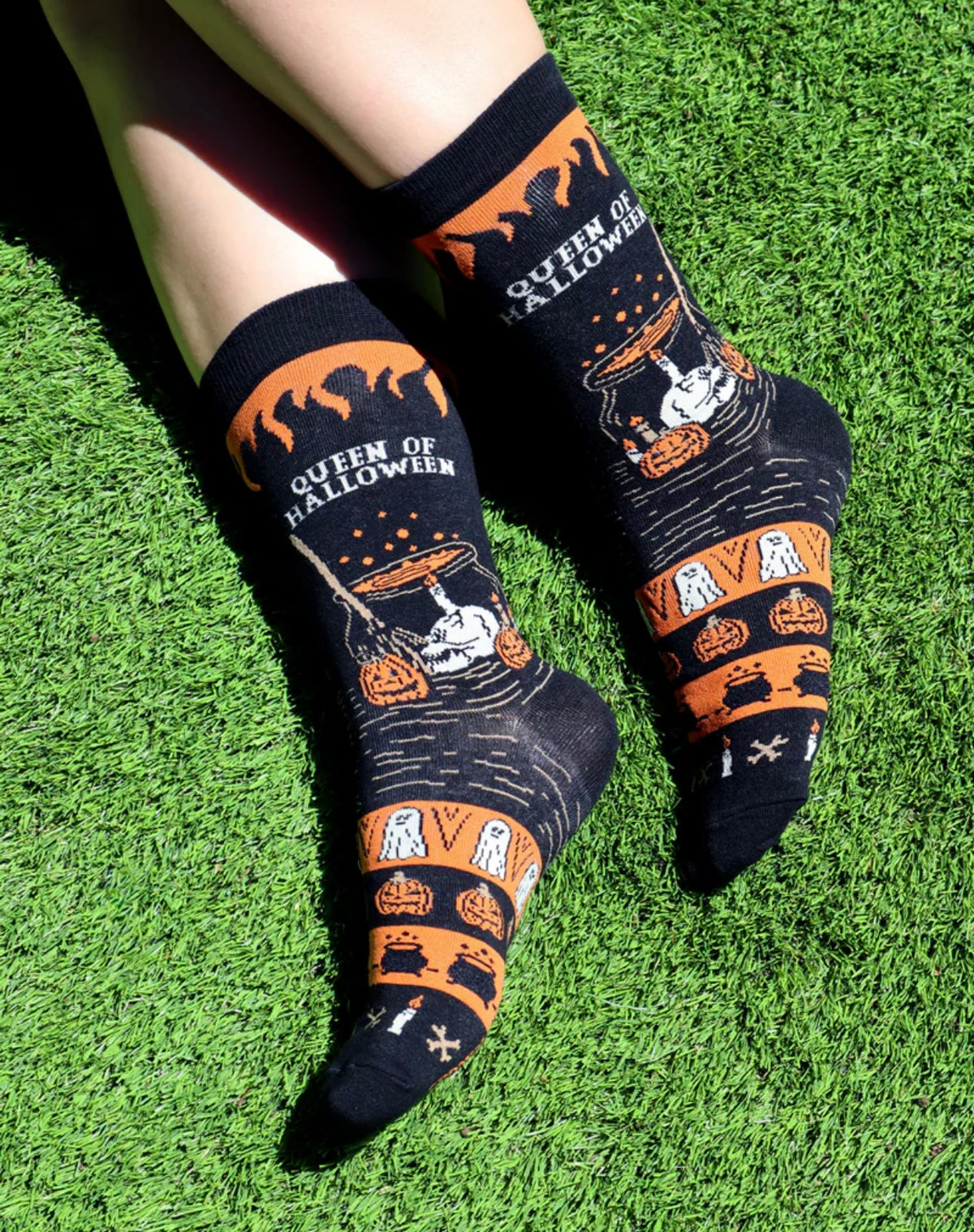 GROOVY THINGS Ladies QUEEN OF HALLOWEEN Socks - Novelty Socks And Slippers