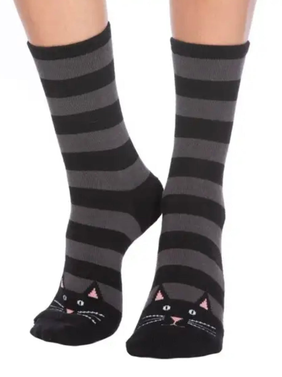 FOOT TRAFFIC Brand Ladies BLACK CAT Non-Skid Slipper Socks - Novelty Socks And Slippers