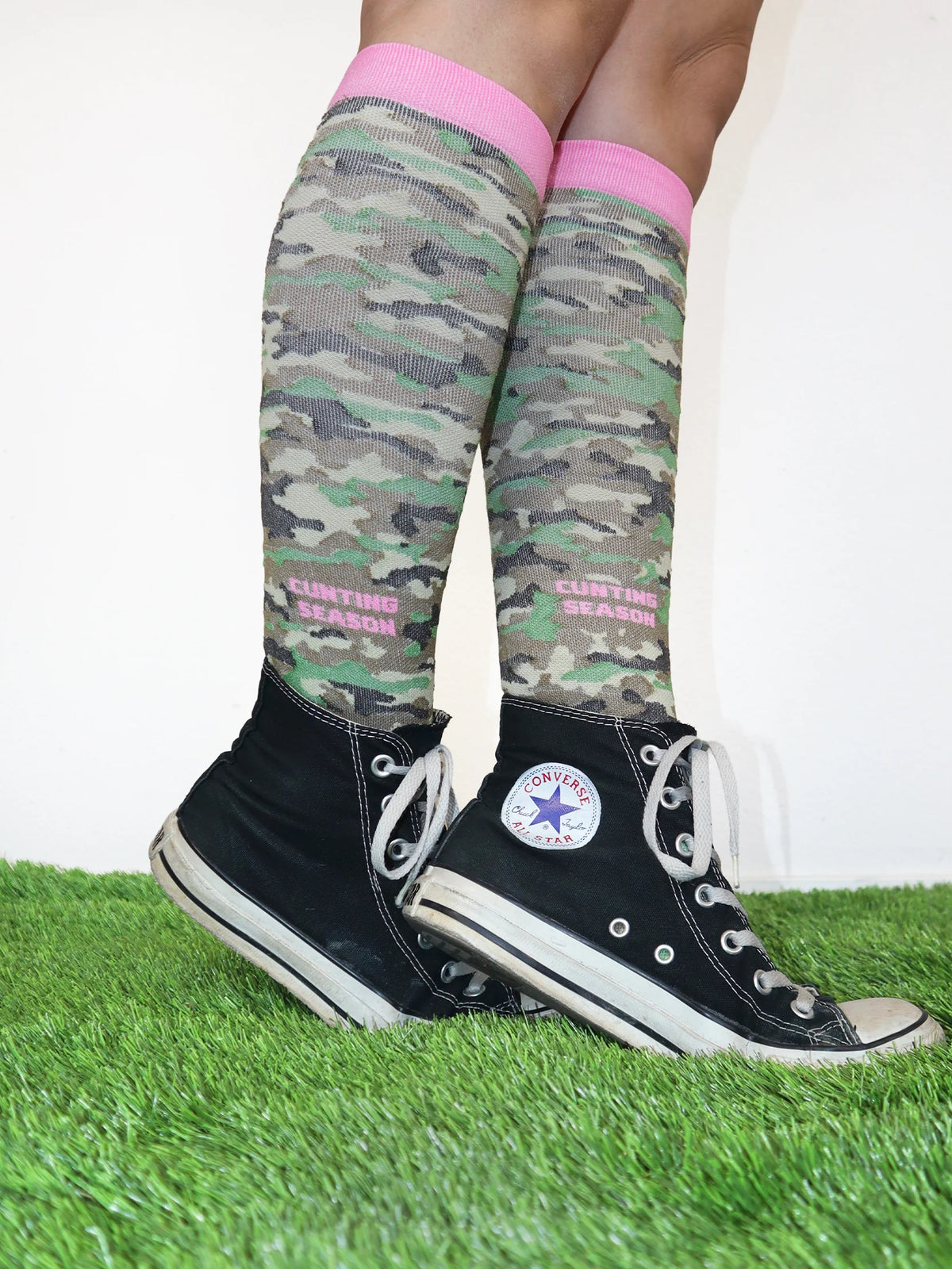 CUNTING SEASON Ladies 15-20 mmHg Compression Socks GROOVY THINGS Brand - Novelty Socks And Slippers