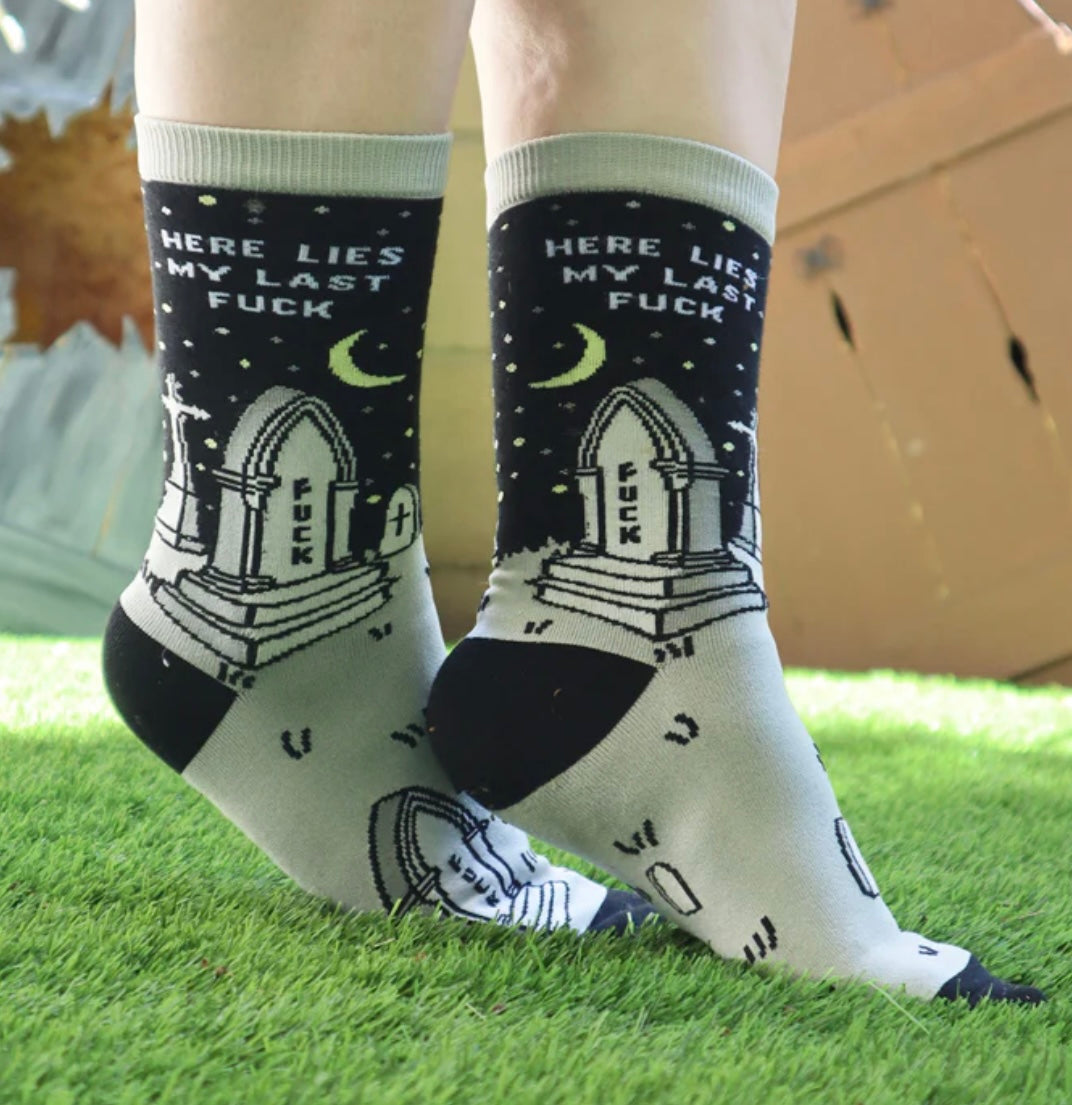 GROOVY THINGS Brand Ladies HERE LIES MY LAST FUCK Socks - Novelty Socks And Slippers