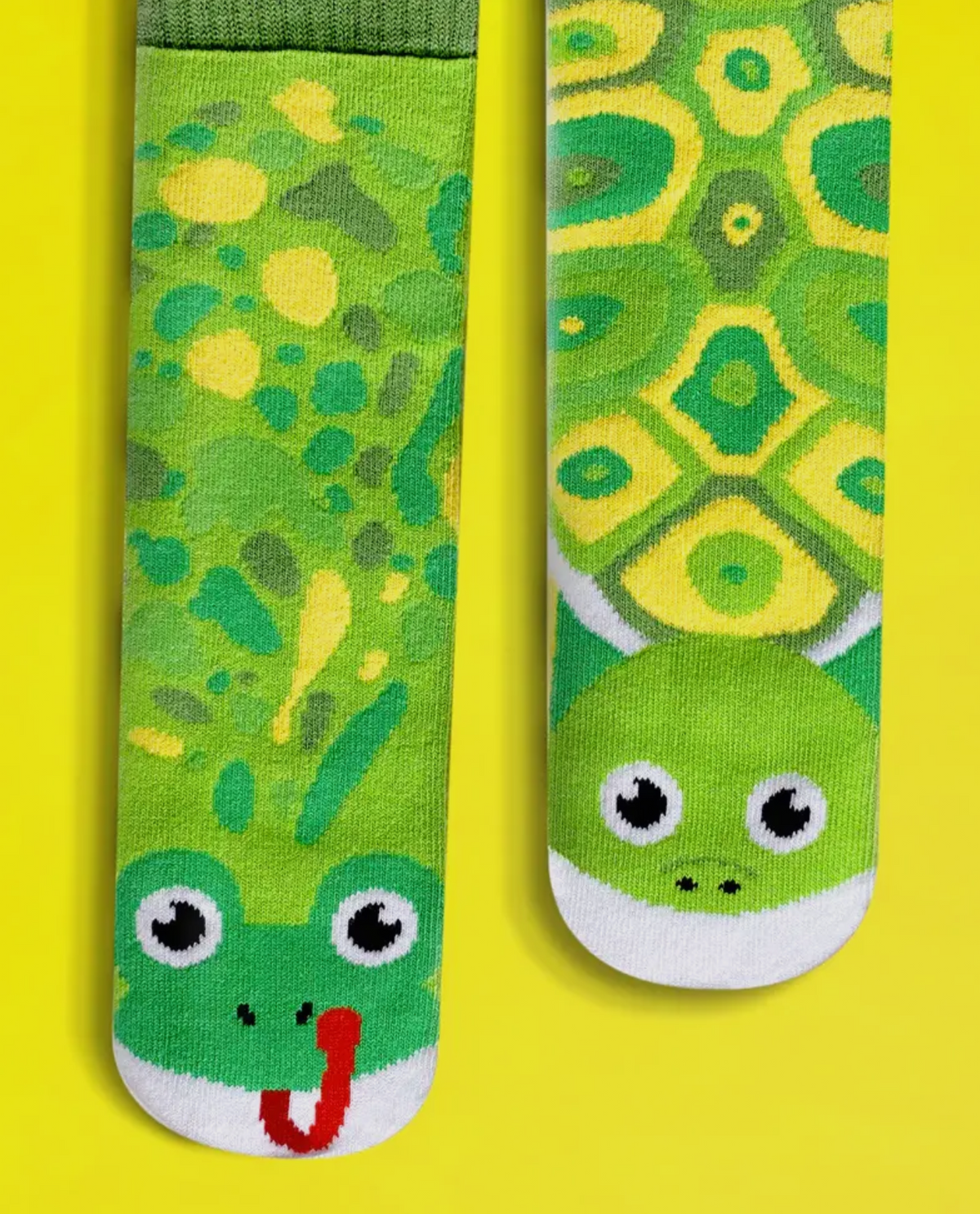 PALS SOCKS Brand Unisex FROG & TURTLE Mismatched Gripper Bottom Socks (CHOOSE SIZE) - Novelty Socks And Slippers