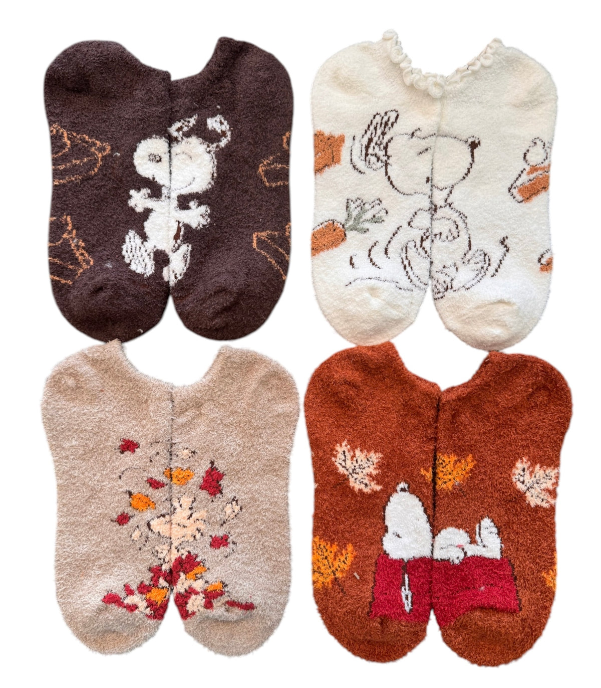 PEANUTS Ladies Autumn Fall 4 Pair Of Fuzzy Soft Socks SNOOPY, WOODSTOCK With Leaves
